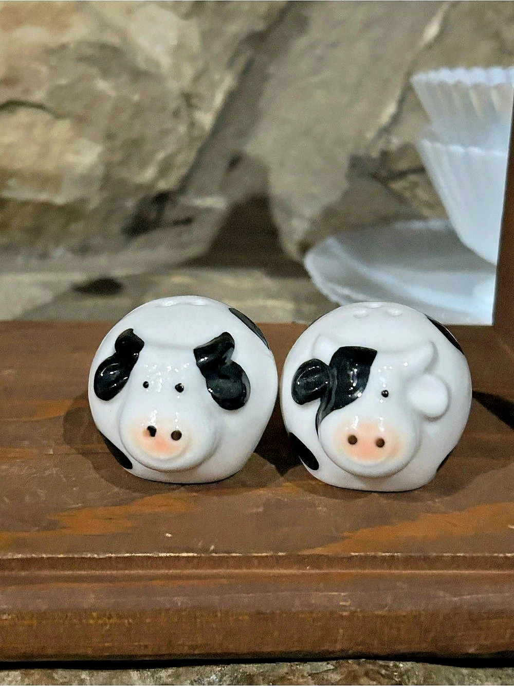 🐕3/20 15Miniature Cow Salt & Pepper Shakers